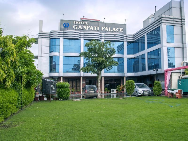 Hotel Ganpati Palace Mathura Bagian luar foto