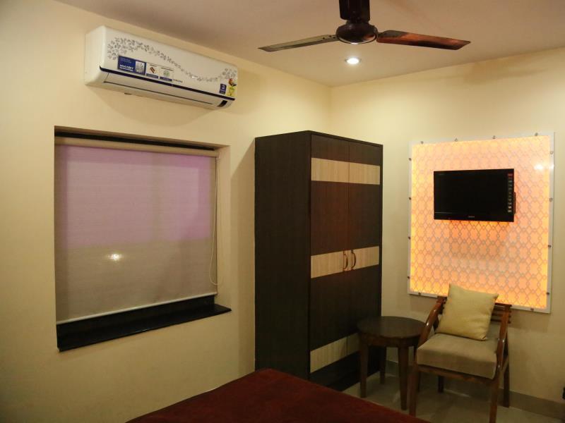 Hotel Ganpati Palace Mathura Bagian luar foto